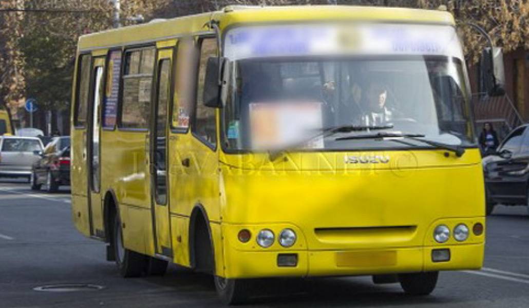 Marshutka-avtobus-ertuxain-transport-IMG_6174-copy-440x293