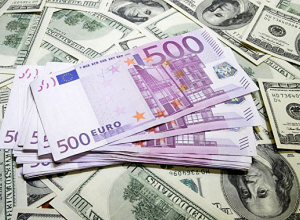 Доллар и евро укрепились
