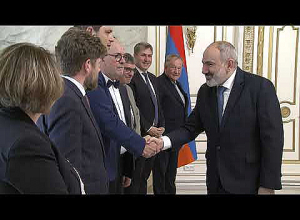 Пашинян принял делегацию группы дружбы Франция-Армения Сената Французской Республики