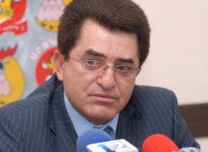 Յուրի Սարգսյանը կաջակցի Վիկ Դարչինյանին