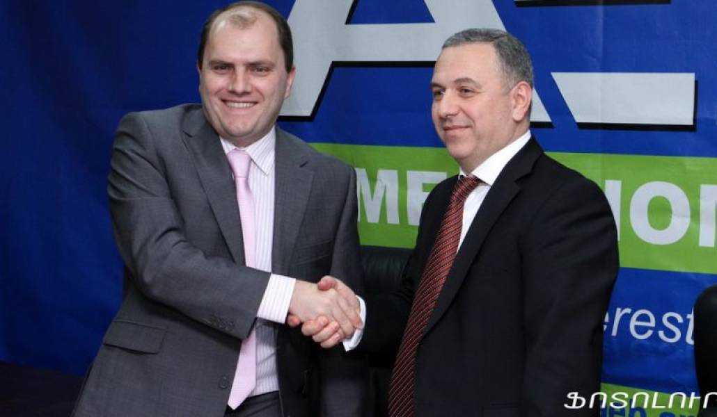 24614793b7162c2c4c05622628188499