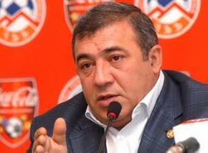 Ռուբեն Հայրապետյանը հրավիրում է հանդիպման