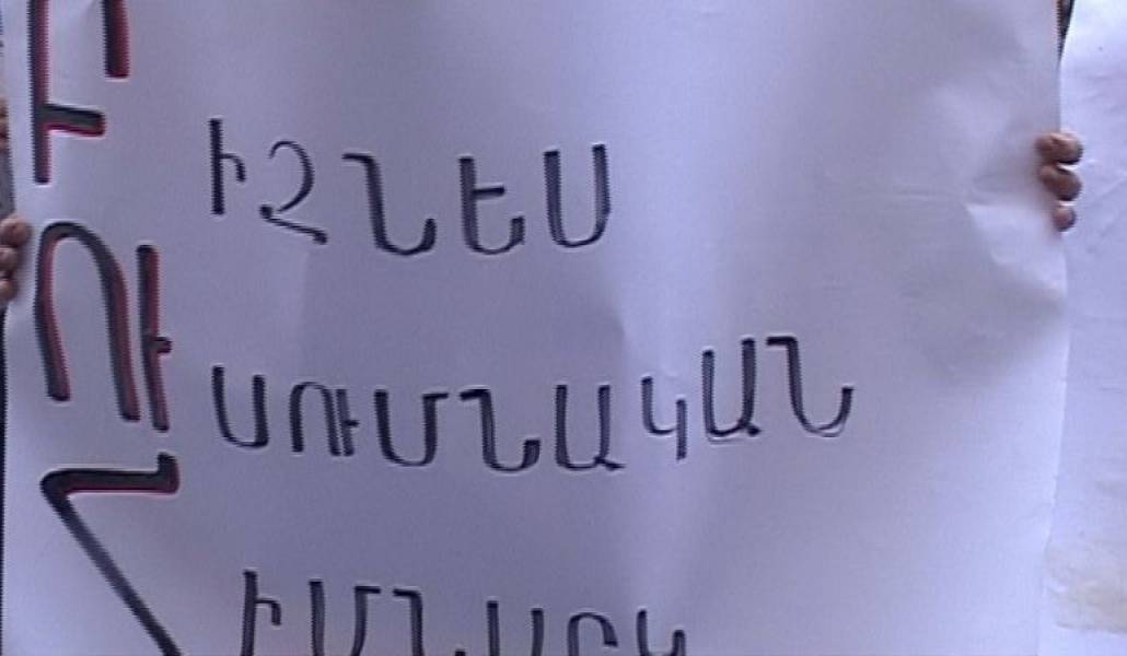 82830af28d61fb04fd7d13389584f855
