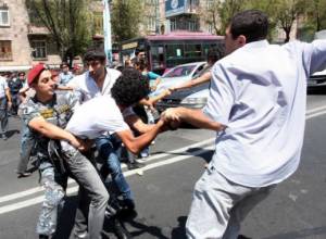 Բանակցություններ ոստիկանների և բնակիչների միջև
