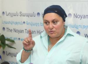 Շուշան Պետրոսյան. «Ավելի լավ չէ՞ համբույր, քան՝ ծեծկռտոց»