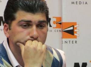 Ինչո՞ւ Դ. Սանասարյանին չեն թույլատրել նիստին