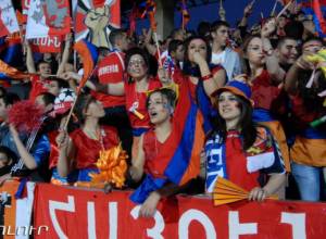 Երթ՝ կարմիր շապիկներով
