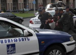 Միջադեպ Երեւանի քաղաքապետարանի մոտ