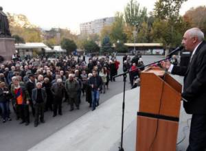 Սերժ Սարգսյանի հրաժարականը չպահանջեցին