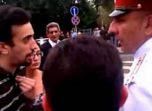 Քաղաքացին պահանջում է իր հետ «Դուք»-ով խոսել