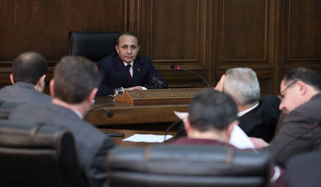 Ahxatanqain_Xorhrdakcutyun1