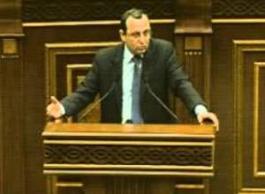 Արծվիկ Մինասյան. Կառավարությունն ուզում է ուսուցիչների 7 հազար աշխատատեղ կրճատել