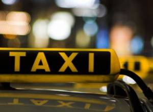  Driving taxi “becomes easy”