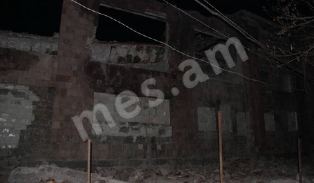 IMG_8209-6653-650-500-100-rd-255-255-255-wm-center_middle-100-mespng