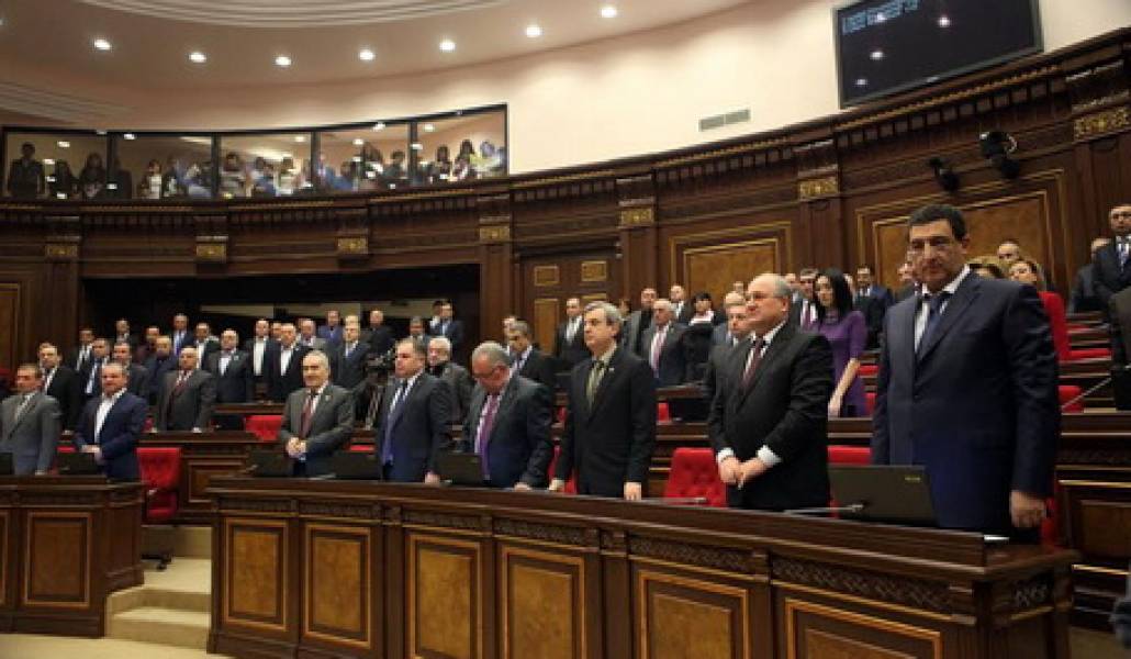աժ2