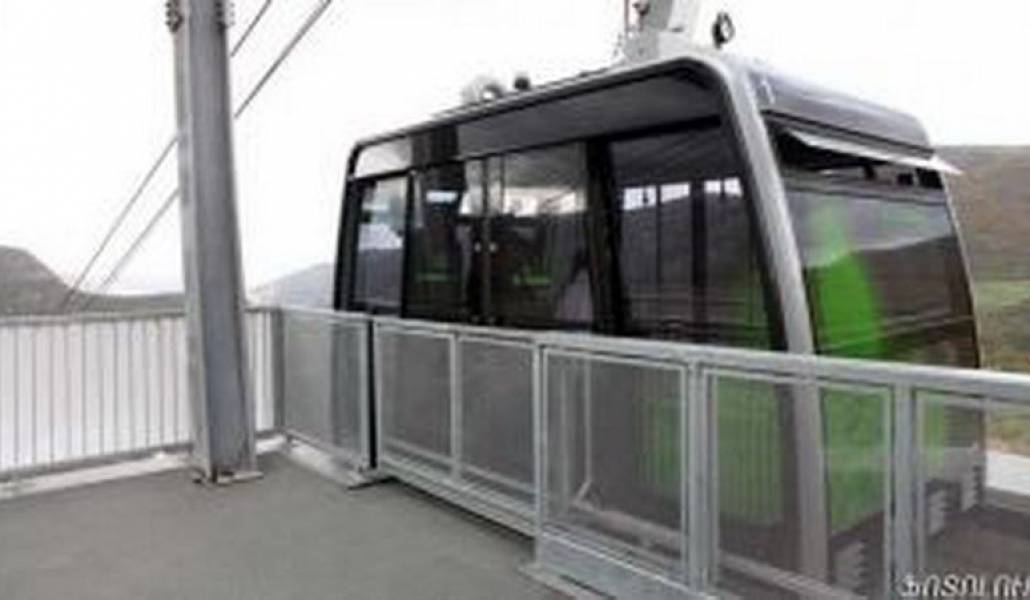 b583e63385a7adec1301ac15802ff060