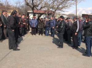 Deputy Premier cheated us, say angered villagers 