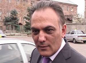 For whom works Gagik Beglaryan?