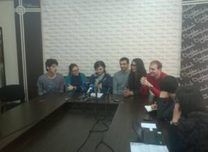 Concert with “compressed love”