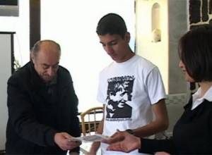 Citizens gather outside Police in defense of Shahen Harutyunyan