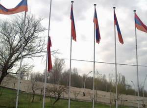 Բա ասում եք Երևանում դրոշները 15 օրը մեկ փոխվո՞ւմ են