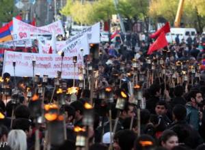 Torchlight procession commemorating Genocide victims starts in Yerevan