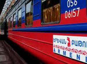 Проводится осмотр железнодорожных переездов на предмет соблюдения норм безопасности 