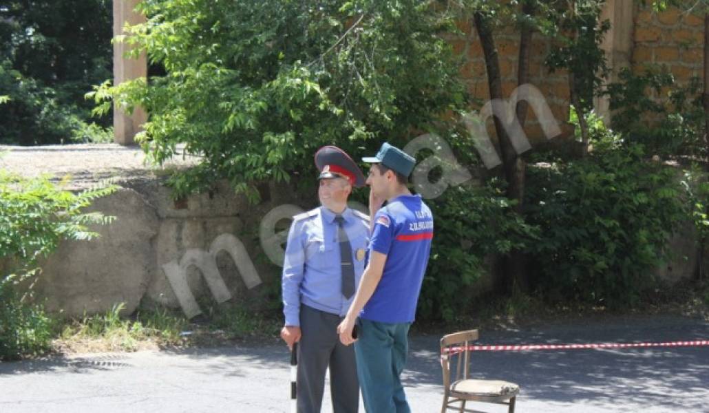 IMG_5965-9892-650-500-100-rd-255-255-255-wm-center_middle-100-mespng