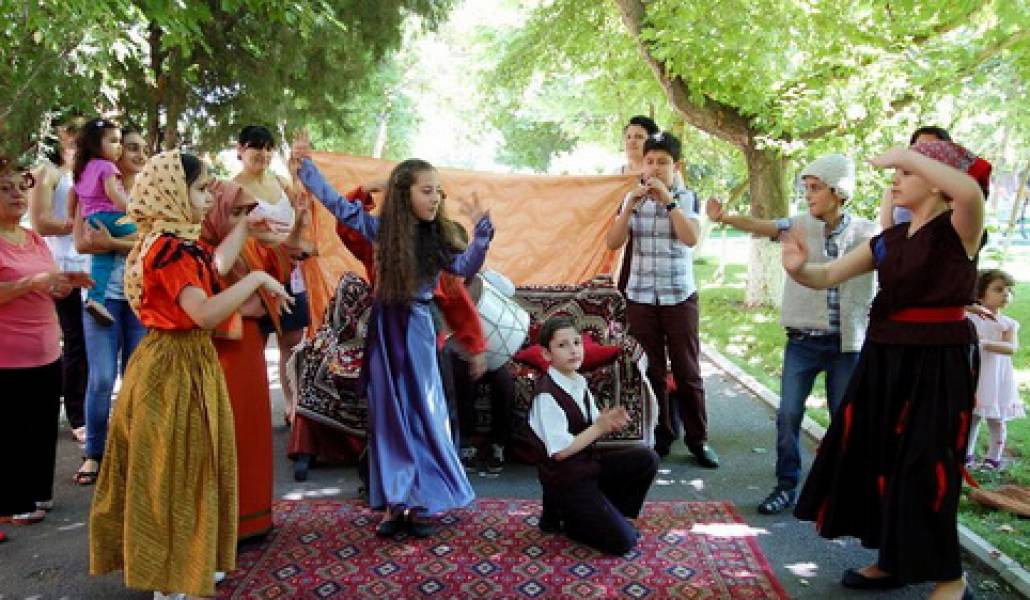 անուշ