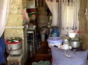 Ընտանիքն ապրում է կոյուղաջրերի ու գարշահոտության մեջ