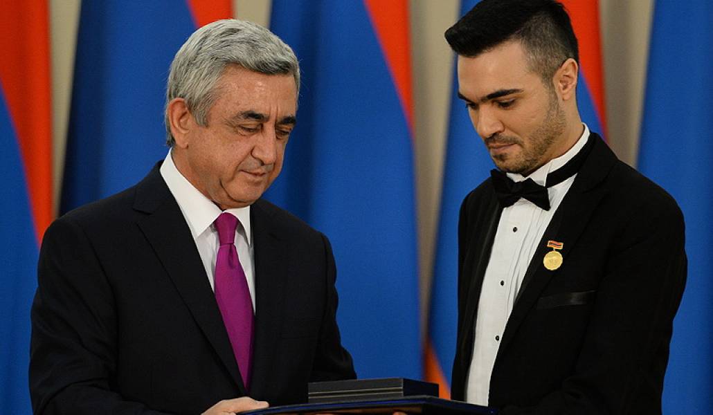 անդռե