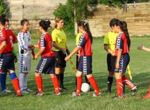 Контрольный турнир по женскому футболу