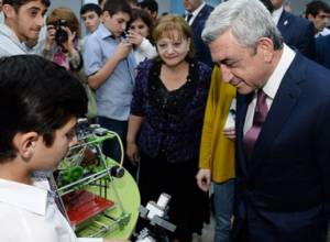 Серж  Саргсян побеседовал с участниками