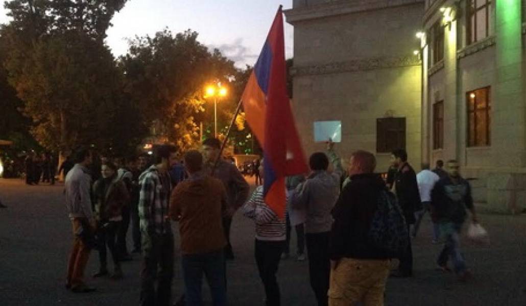 նառինե