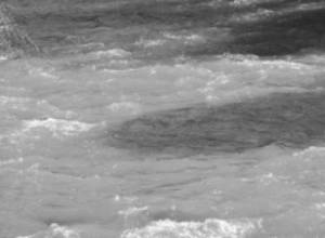 Автомобиль упал в реку