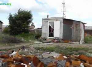 Три семьи в одном гараже