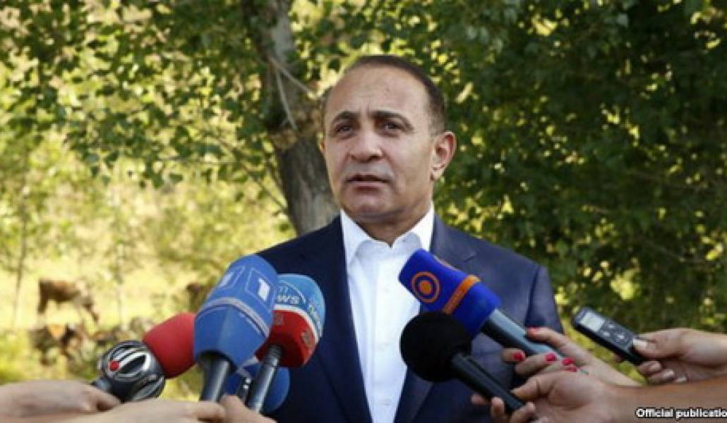 EF4888B8-80DB-4B73-BDDD-286136D7D324_w640_r1_s