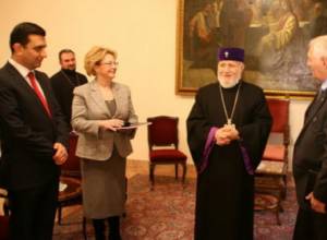 Կաթողիկոսն ընդունեց  ՌԴ Առողջապահութեան նախարարին   