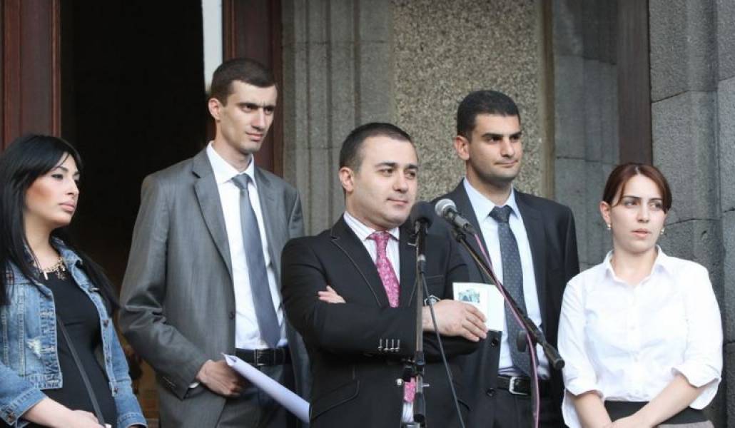 dfd74bc5dc40f7a256a1d66c8572af2b