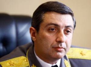 Միհրան Պողոսյանը մեկնում է  Փարիզ