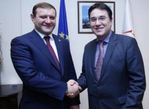 Տարոն Մարգարյանը հանդիպել է Տրայան Հրիսթեայի հետ