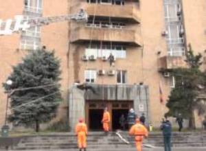 В Правительстве инсценируют пожар