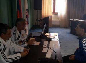 Футбольные тренеры сдают экзамены