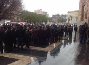 Наиритцы около правительства: у них новые требования