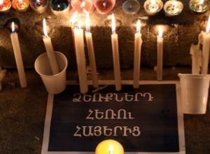 Сотни свечей на Площади Свободы (фотографии)