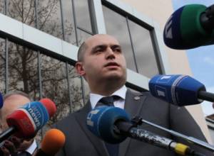 Armen Ashotyan 'corrects' journalists
