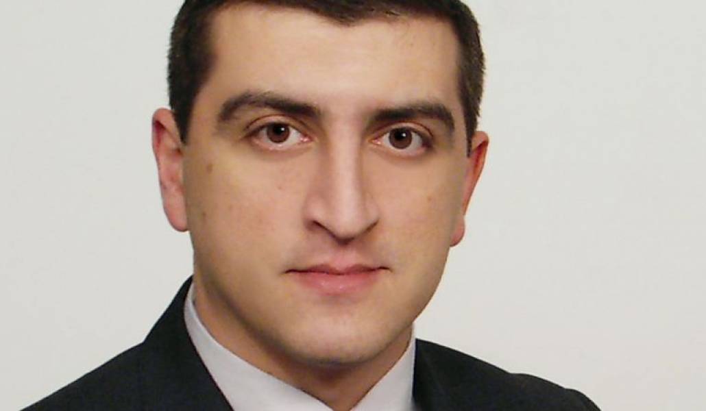 8f8dfa4be1a3ed1ca3ff08a45137a5a0