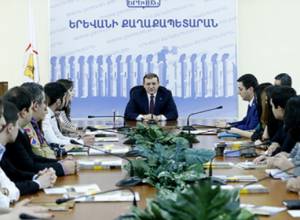 Քաղաքապետը պատրաստակամ է լսել երիտասարդների առաջարկները