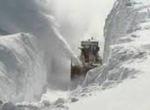 Stepantsminda-Lars highway closed in both directions