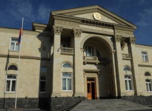 Serzh Sargsyan congratulates diplomats on their profesisonal day